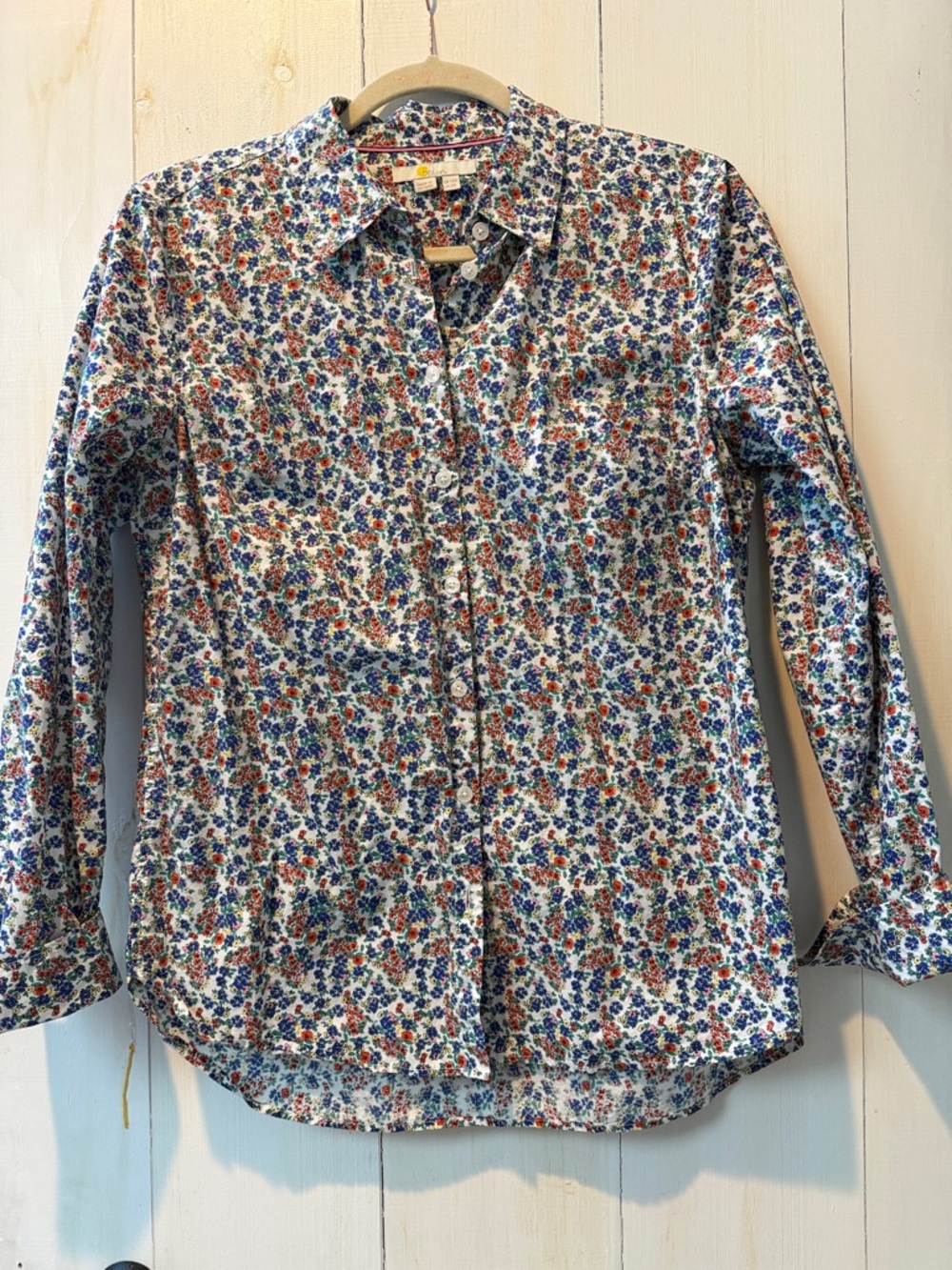 Boden Floral Button-Front Shirt in White, Blue & Orange